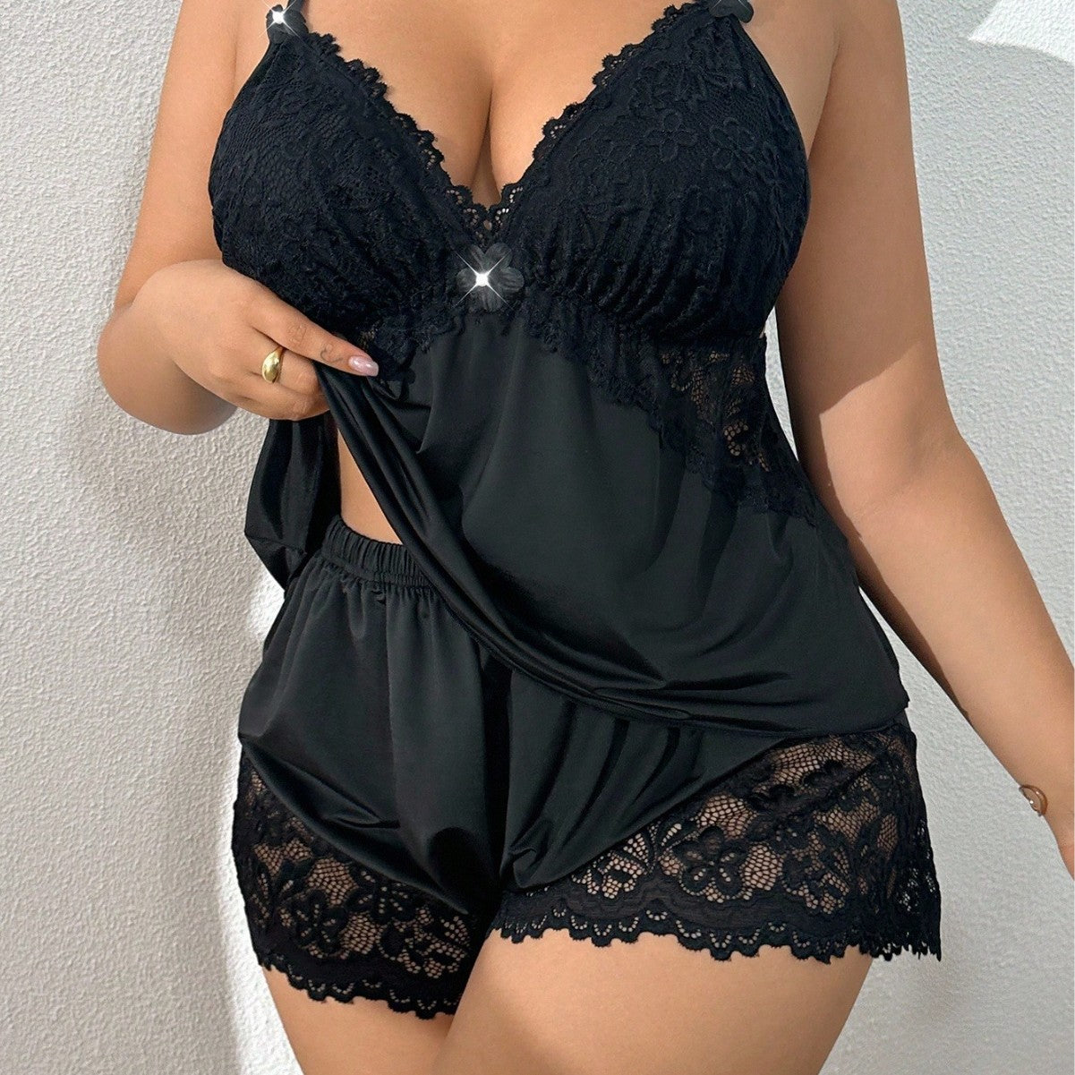 Plus-size Pajama Set With Lace Shorts