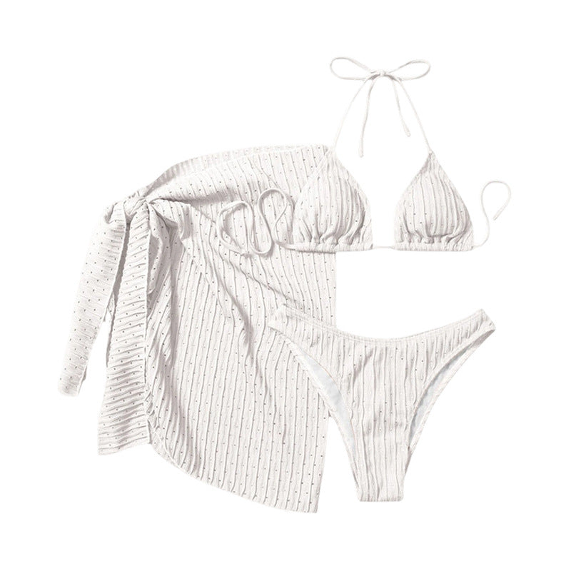Slimming Two-piece Swimsuit Is The Perfect Choice For A Beach Vacation
