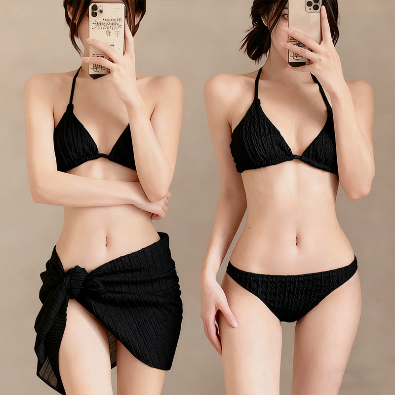 Slimming Two-piece Swimsuit Is The Perfect Choice For A Beach Vacation