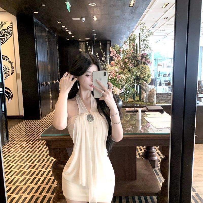Waist-cinching Figure-flattering Sheath Skirt